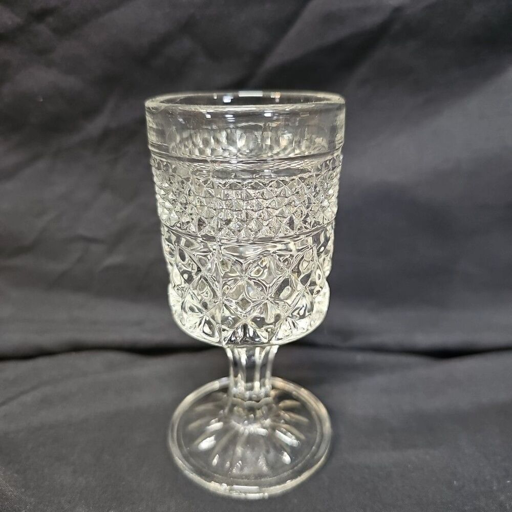 Vintage Anchor Hocking Wexford Pattern 4.5 in tall